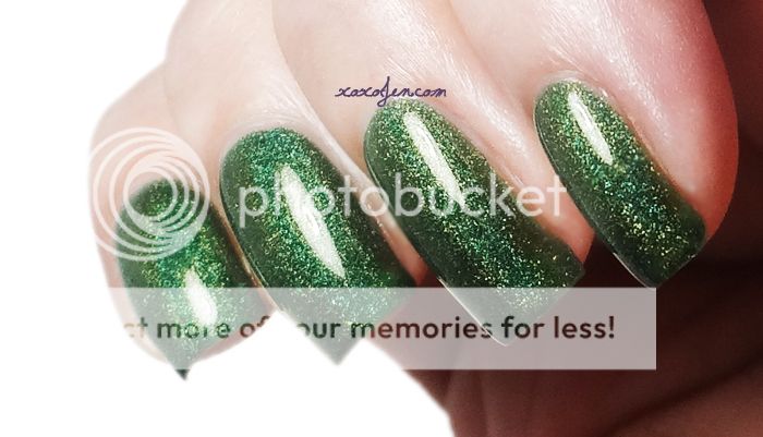 xoxo, Jen's swatch of Glitterdaze Evergreen With Envy nail polish xoxo, Jen's swatch of Glitterdaze Evergreen With Envy nail polish